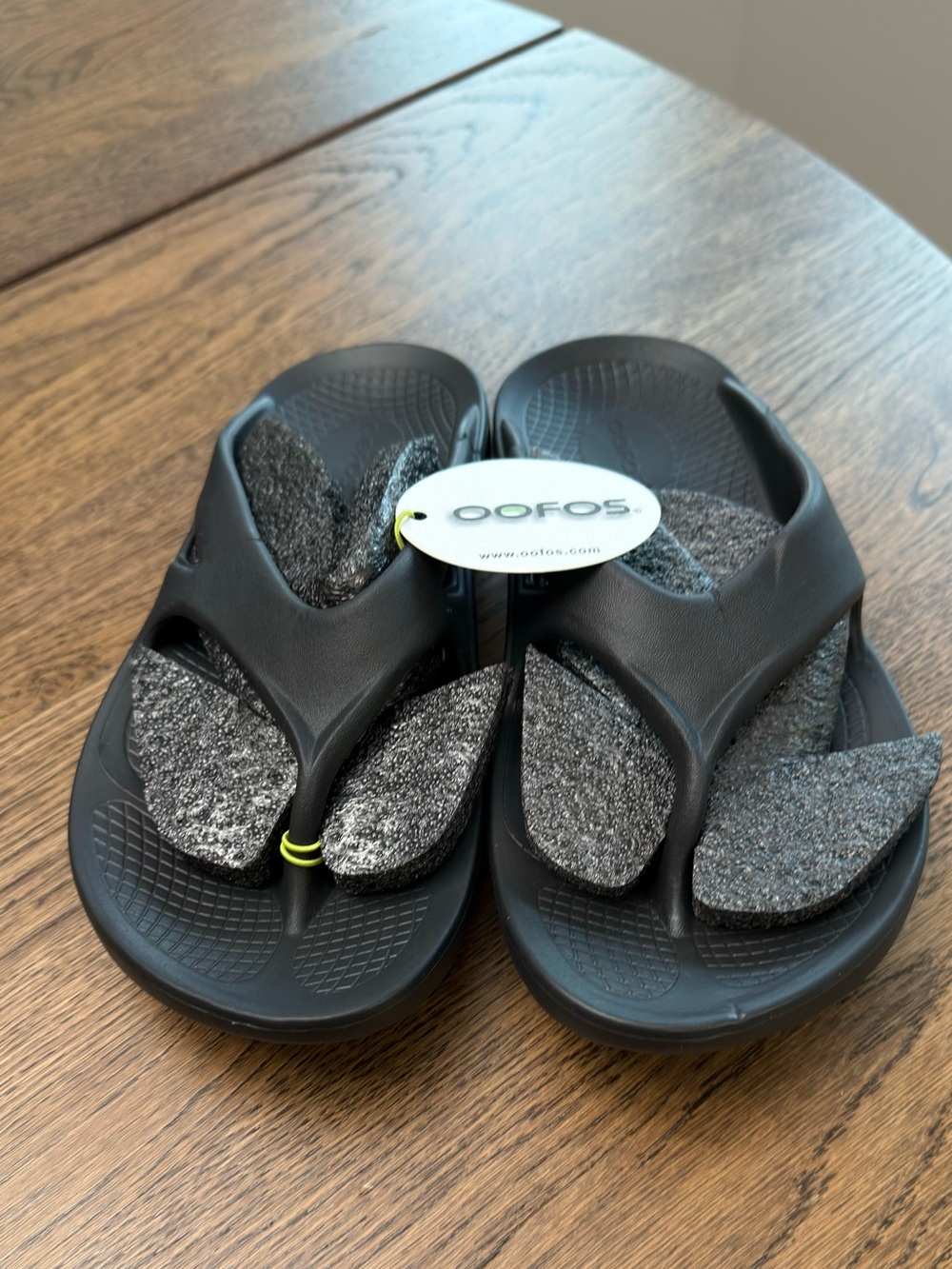 NWT OOFOS OOahh Recovery Slide Sandals Youth 4 / Women's 6 Unisex